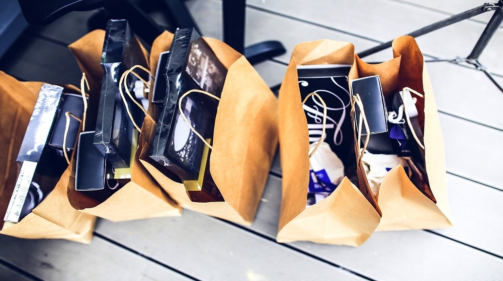 9 things to include in a swag bag for your business